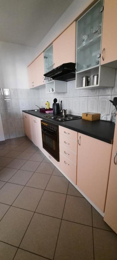 Stan Na Dan Dunja 2 Apartment Vârşeţ Exterior foto